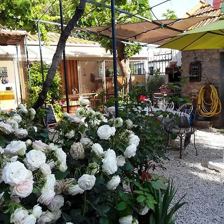 Гостевой дом Les Terres Basses 3*